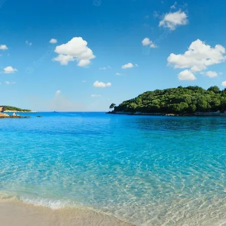 Coral Paradise In The First Line Of The Sea Lejlighed Sarandë